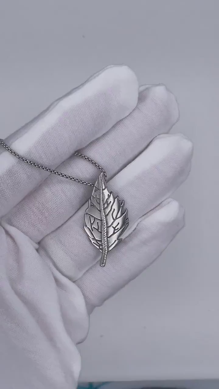 Celtic Leaf Necklace/Pendant (S392)