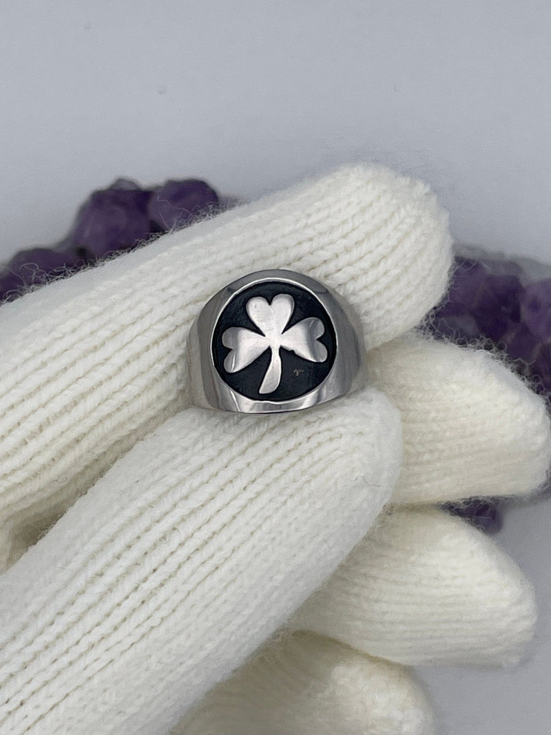 Stately Shamrock Ring, s389 - Shop Palmers